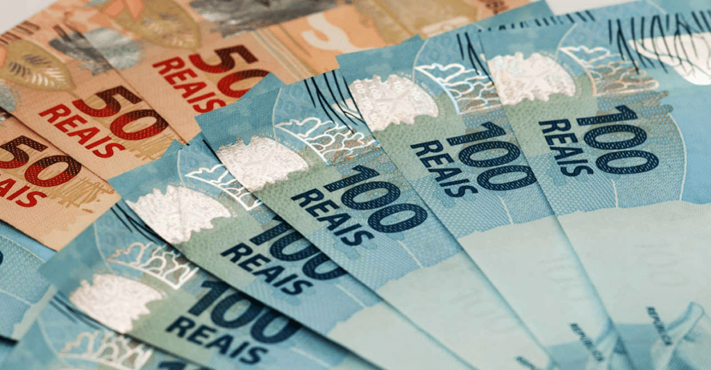 Salário-mínimo vai para mais de R$ 2.100! Novo reajuste anunciado pelo governo