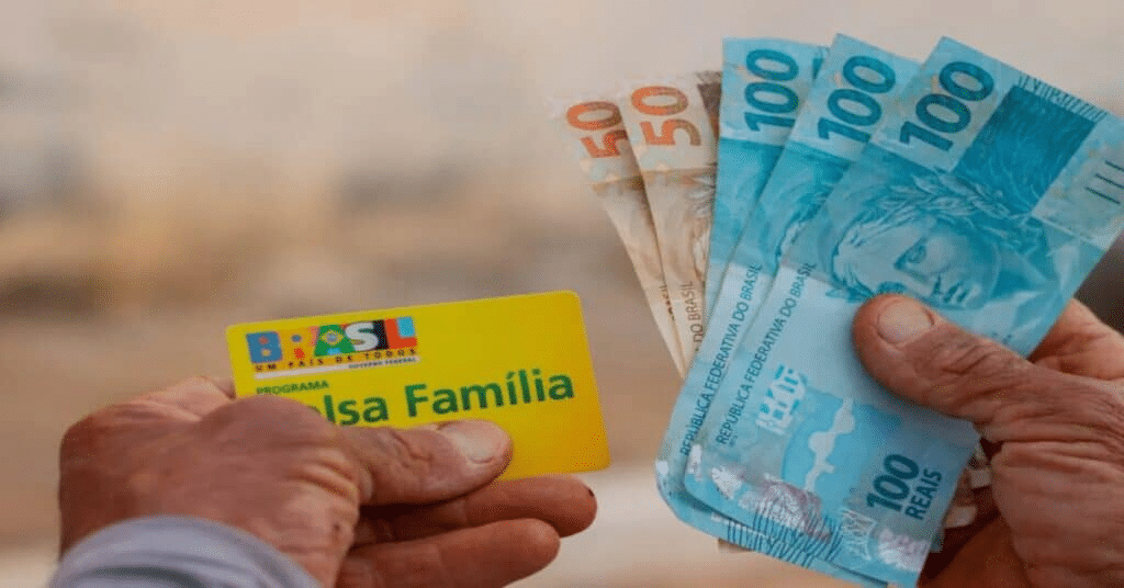 Bolsa família libera R$ 800 extras agora em MARÇO! Saiba método de saque! (Divulgação)