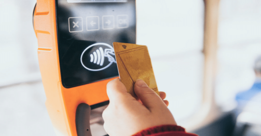Aprenda a solicitar a carteira do idoso e garanta até R$ 2.824 em benefícios!