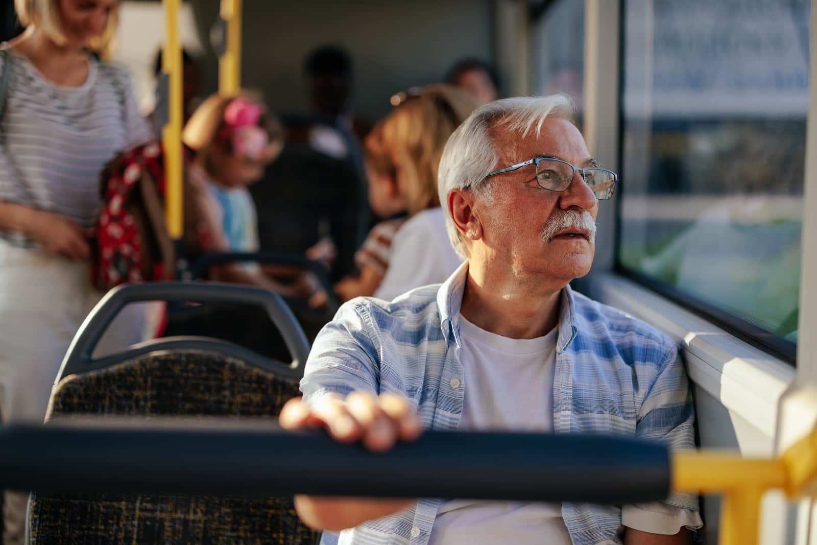 Idosos de 60 a 64 Anos Podem Usar Ônibus Gratuitamente! Veja Como Solicitar AQUI!