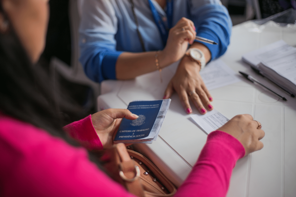 Brasil Inclui Idosos 60-64 em Gratuidade de Transporte Público: Veja como Obter Agora!