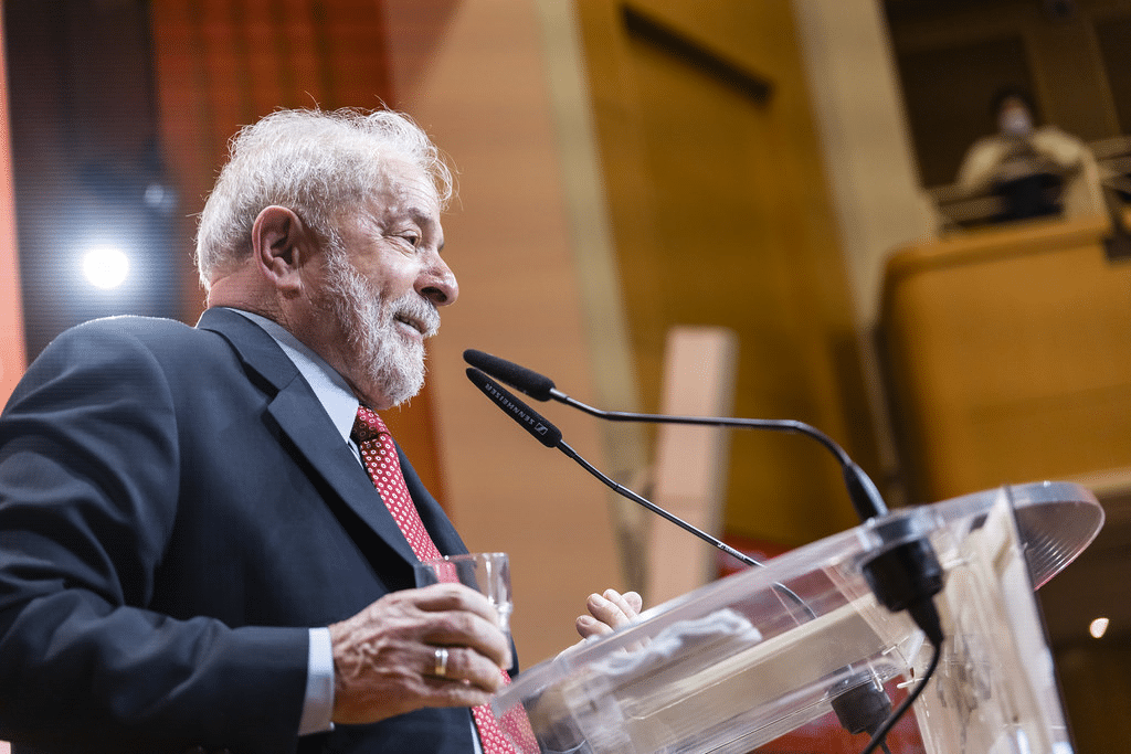 Lula Assina Nova Lei de Cartão de Créditos: Descubra Agora o Novo Teto de Juros!