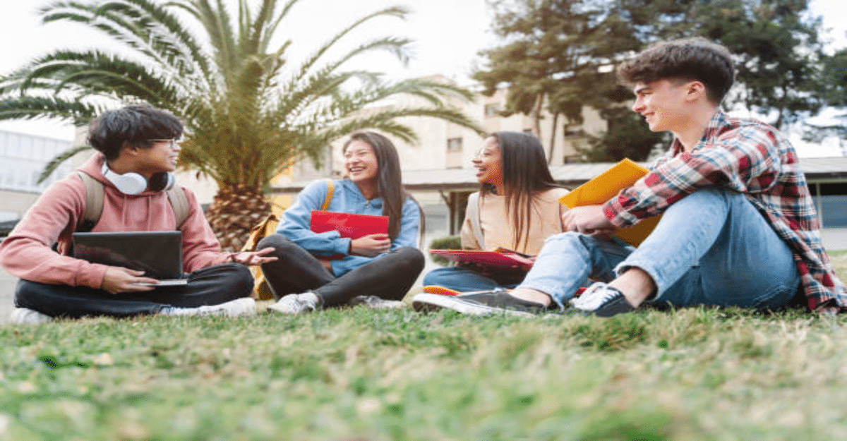 O FIES Social tem 50% mais vagas para estudantes de baixa renda!