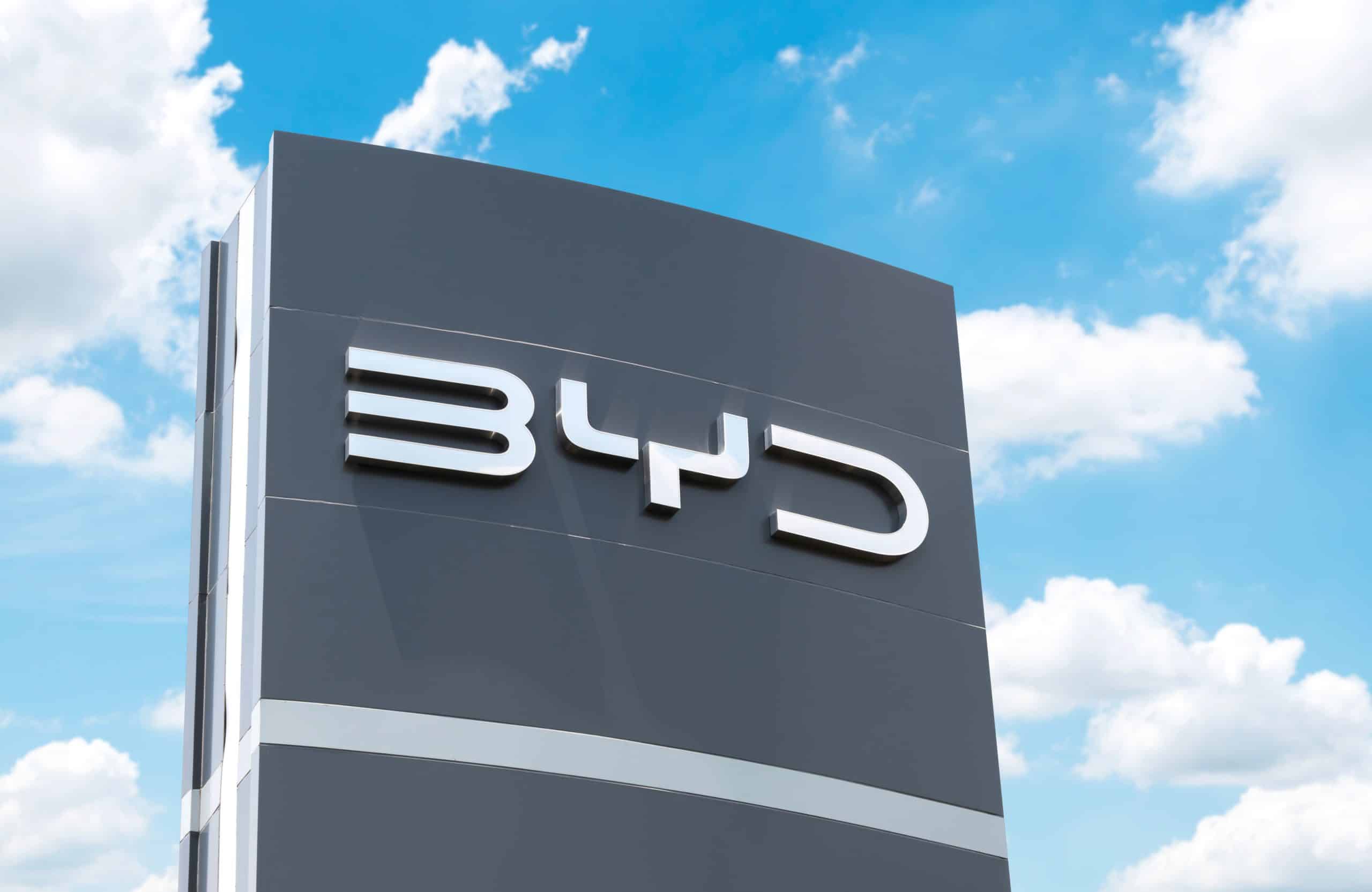 BYD U8: O Imponente Utilitário Esportivo: