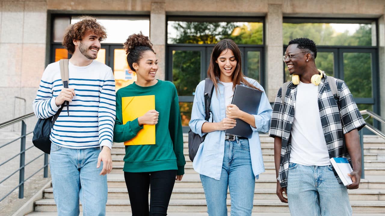 pé-de-meia: incentivo financeiro para educação ou gasto público excessivo?