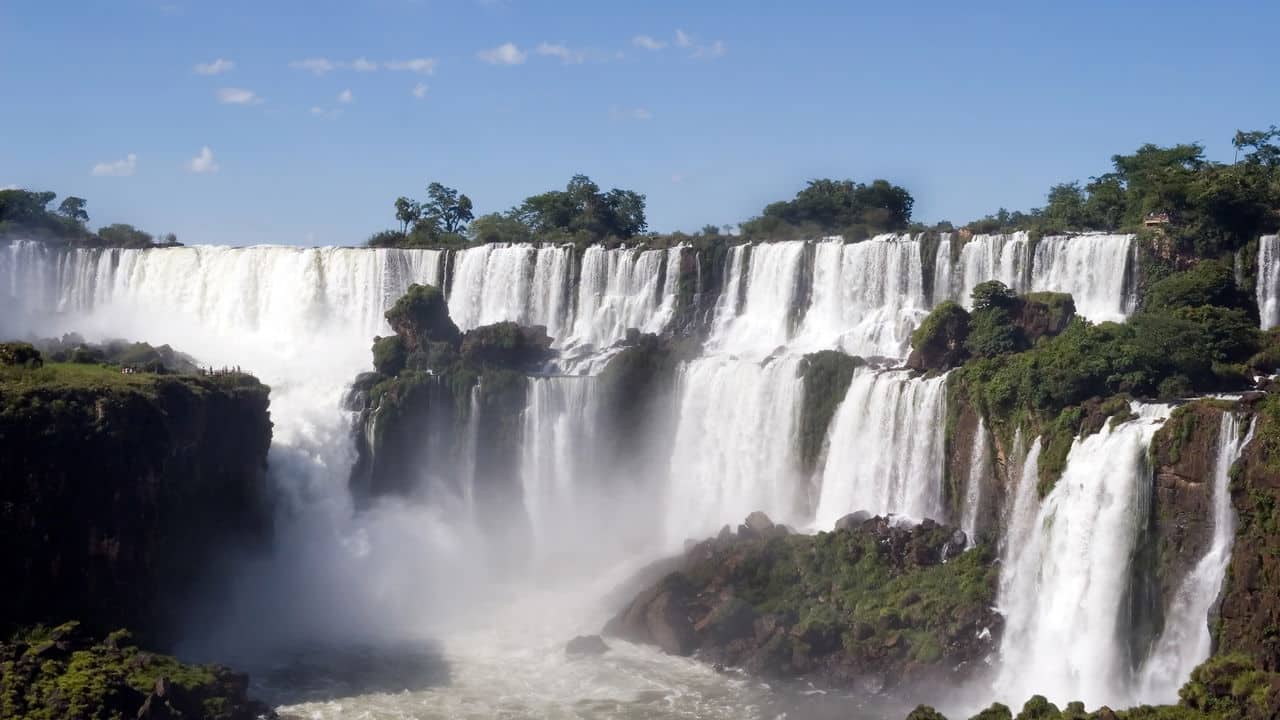 Descubra os encantos de Foz do Iguaçu: natureza, cultura e aventura em um só destino