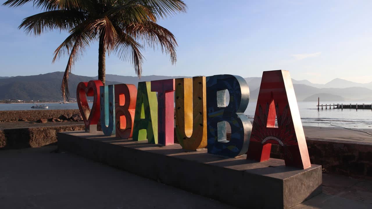 Ubatuba: Um paraíso escondido com a menor praia do mundo!
