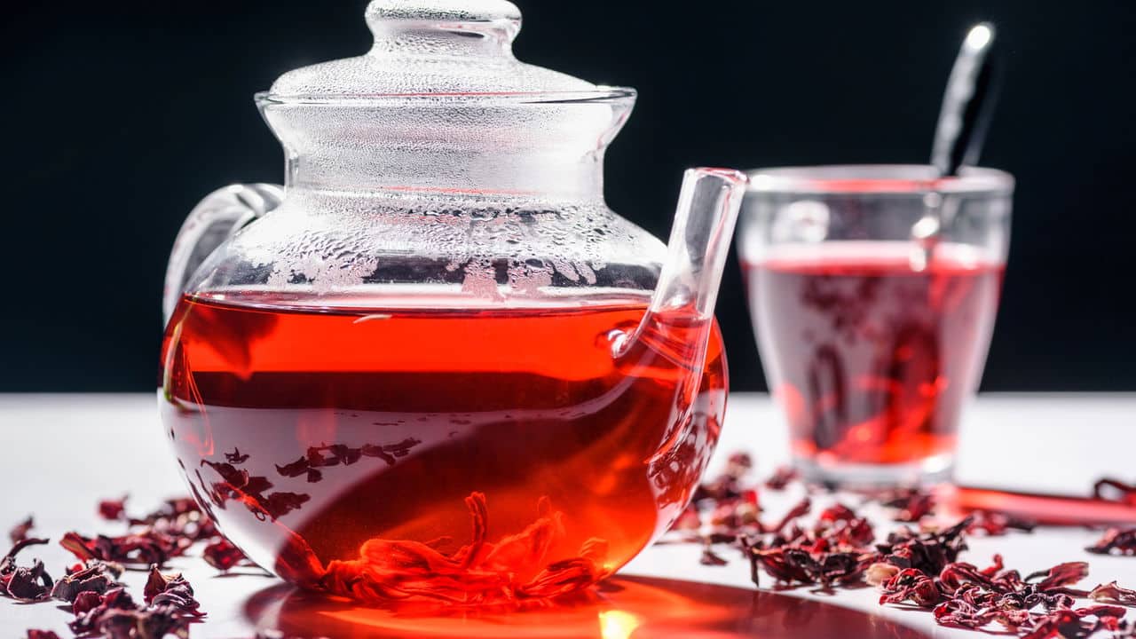 Descubra os benefícios do chá de hibisco com limão!