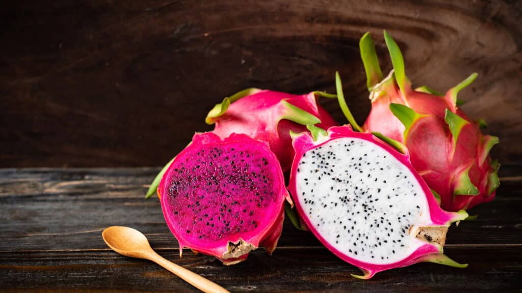 Pitaya: A Fruta do Dragão Que Brilha no Escuro e Ajuda na Digestão!